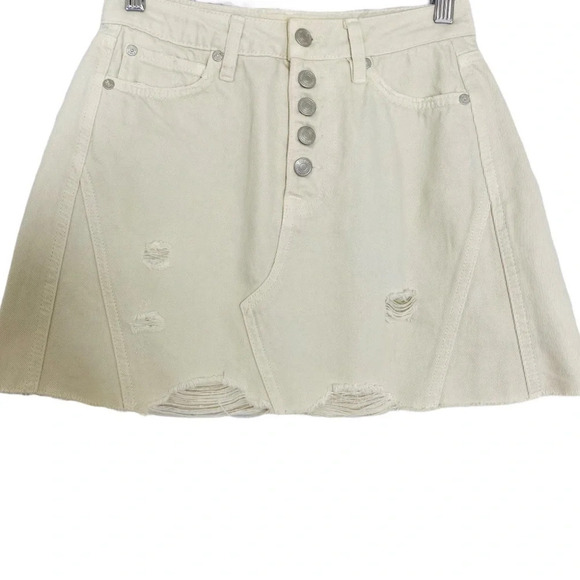 We The Free Free People Off White Distressed Denim Mini Skirt Size 25 - Picture 2 of 11